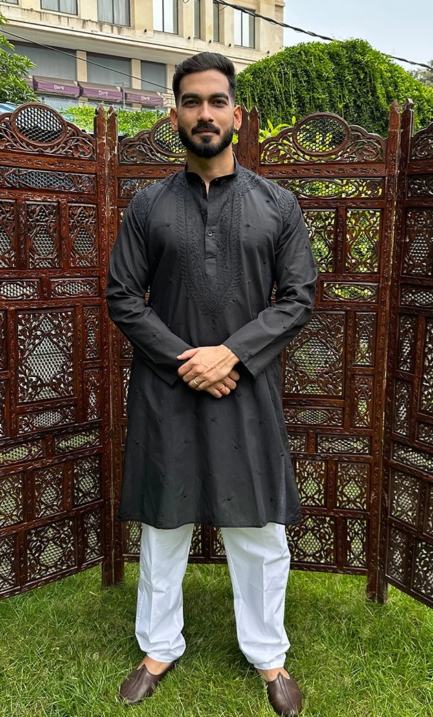 Sikandar — White
